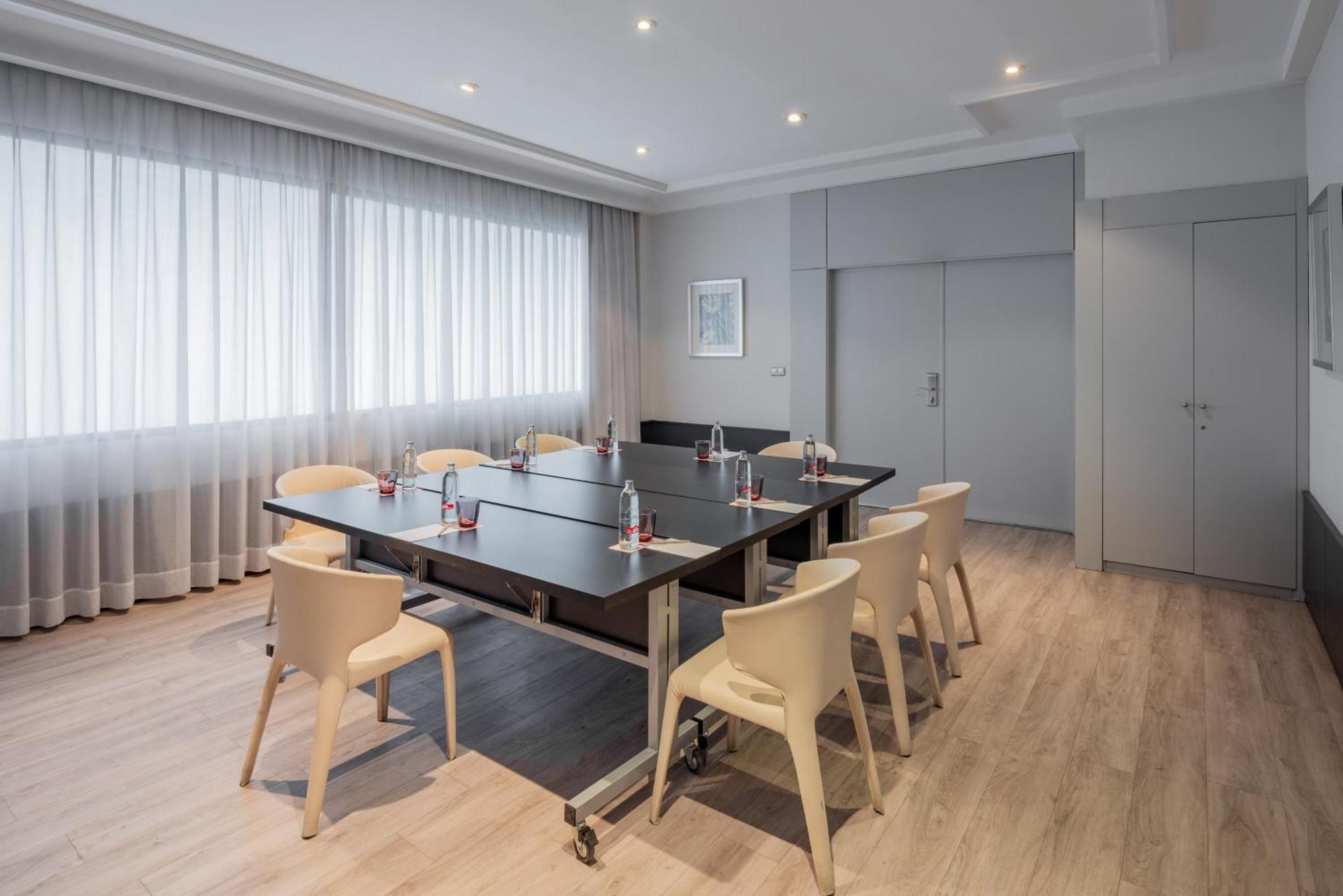 Hotel Madrid Alameda Aeropuerto, Affiliated By Melia Екстериор снимка